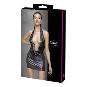 Kjole med skinnende sølv effekt og vandfaldsudskæring